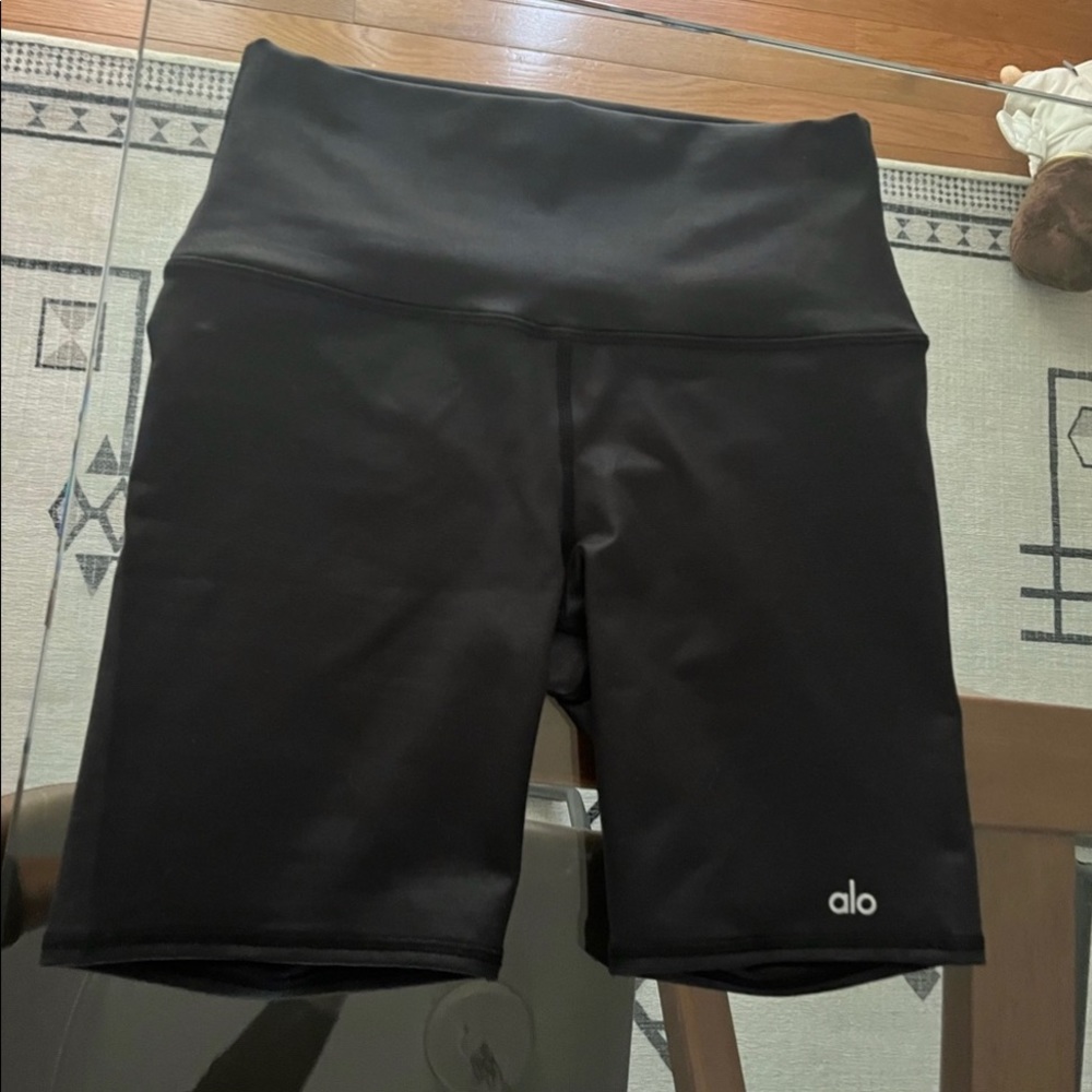 Alo Biker shorts size small